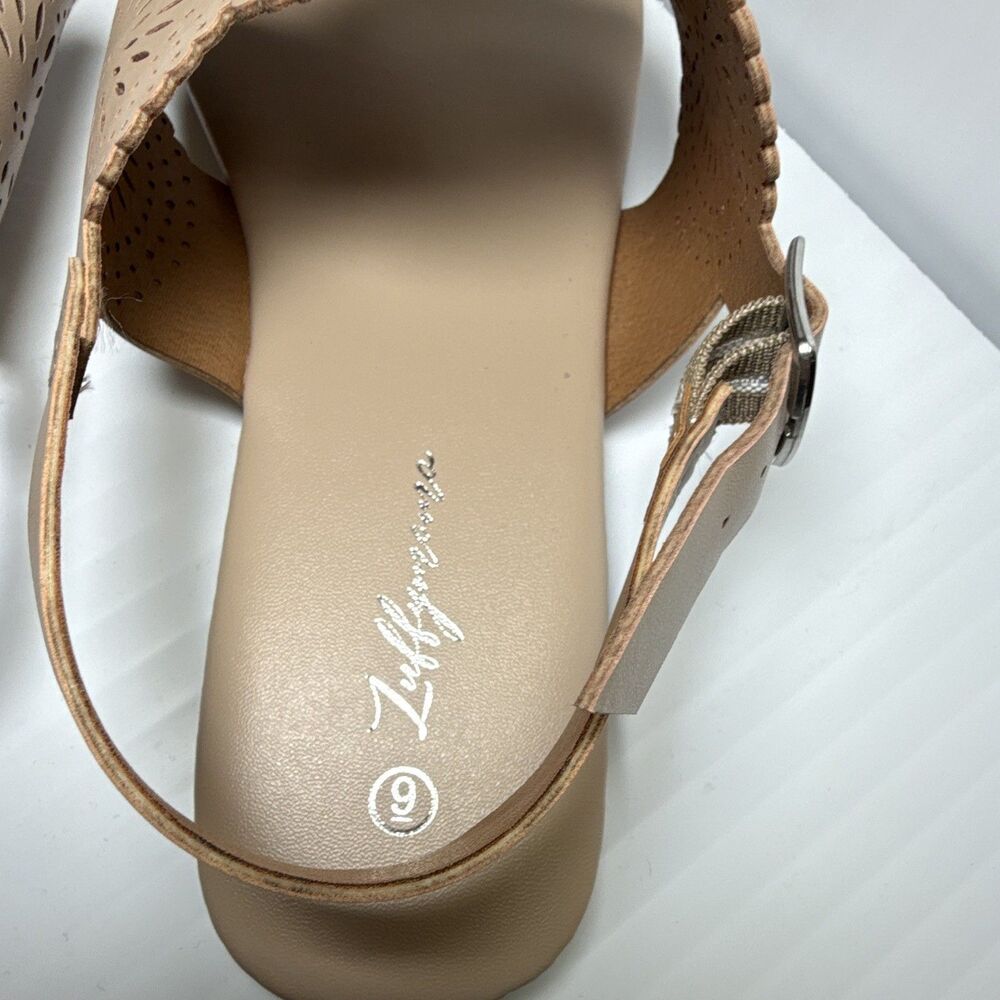 Beige Thong Flat Sandals Faux Leather Buckle Ankle Strap Women’s 9 - Picture 4 of 7